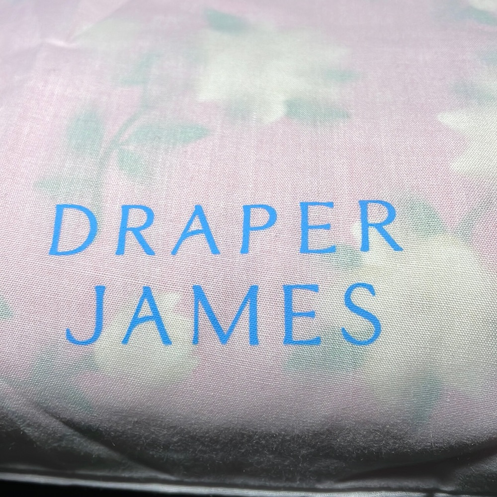 🌸💗 DRAPER JAMES NWT makeup bag set.